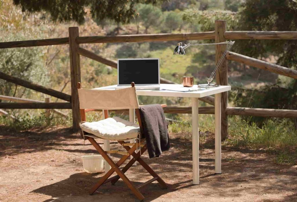 remote work setup outdoors, open space, remote job